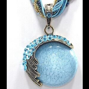Blue Rhinestone Lucite Pendant Seed Bead Necklace, 19 Inches